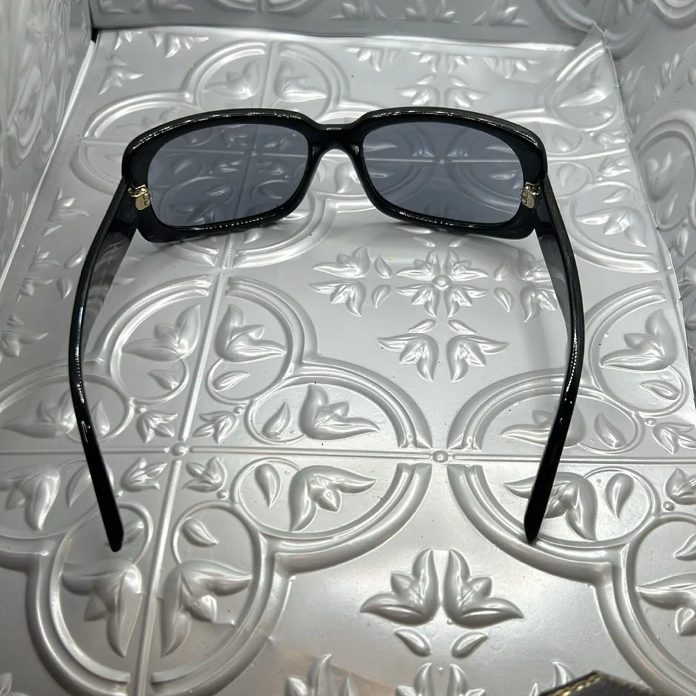 Kenneth Cole reaction pre owned‎ Classic Black Sunglasses